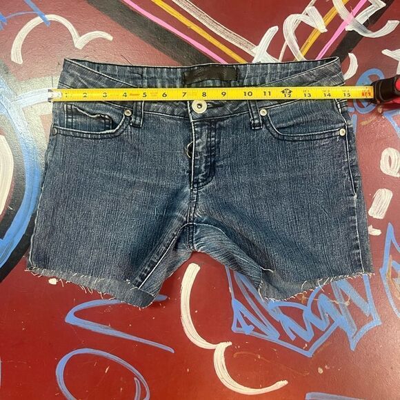 Seduction Jean Shorts - Picture 4 of 5